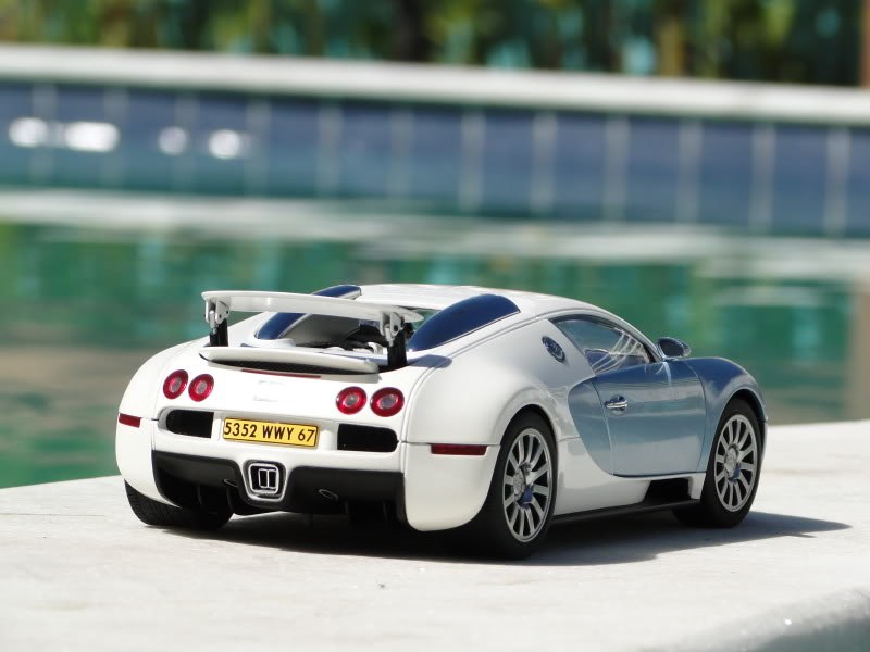 Спорткар Bugatti Veyron 