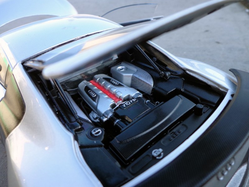 Audi R8 GT двигатель