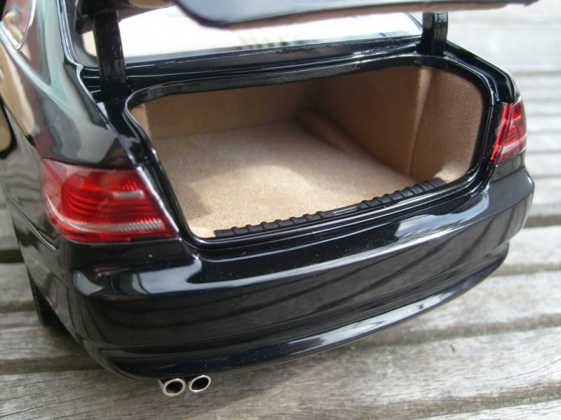 BMW 330 Ci багажник