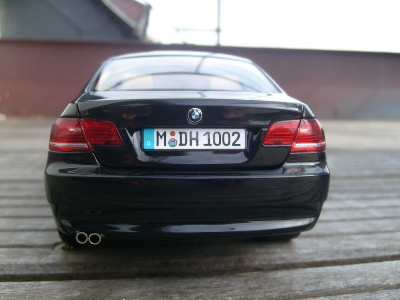 BMW 330 Ci вид сзади