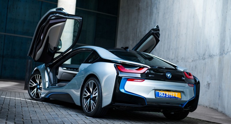 BMW i8 BMW i8 вид сзади