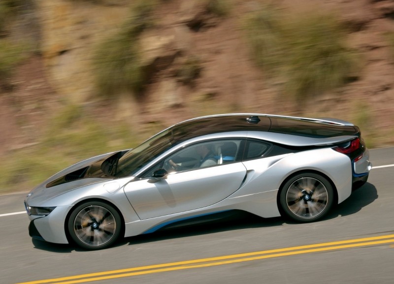 BMW i8 Вид сбоку BMW i8