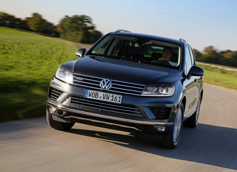 Авто Volkswagen Touareg 2015 года