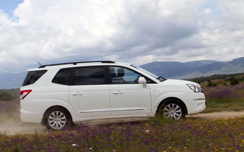 Минивэн SsangYong Stavic Минивэн SsangYong Stavic