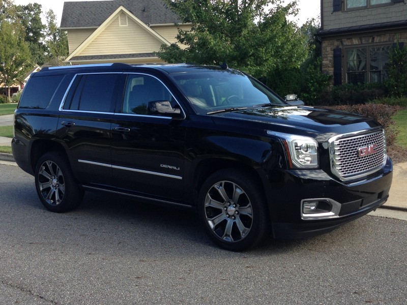 Автомобиль GMC Yukon Denali Автомобиль GMC Yukon Denali