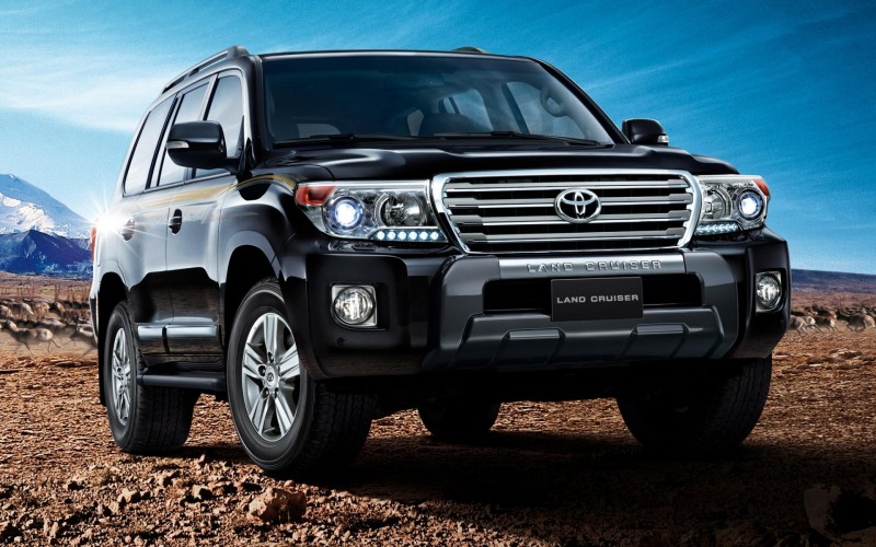 Toyota Land Cruiser 200 вид спереди Вид спереди Toyota Land Cruiser 200