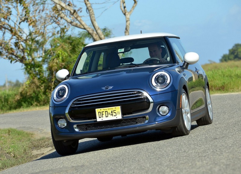 Мини Купер Вид спереди Мини Купер