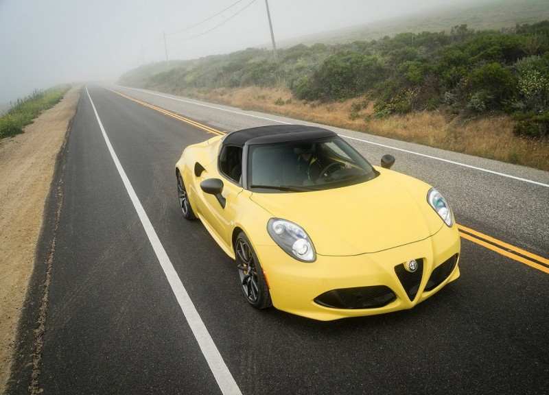 Автомобиль Alfa Romeo 4C Spider Alfa Romeo 4C Spider автомобиль