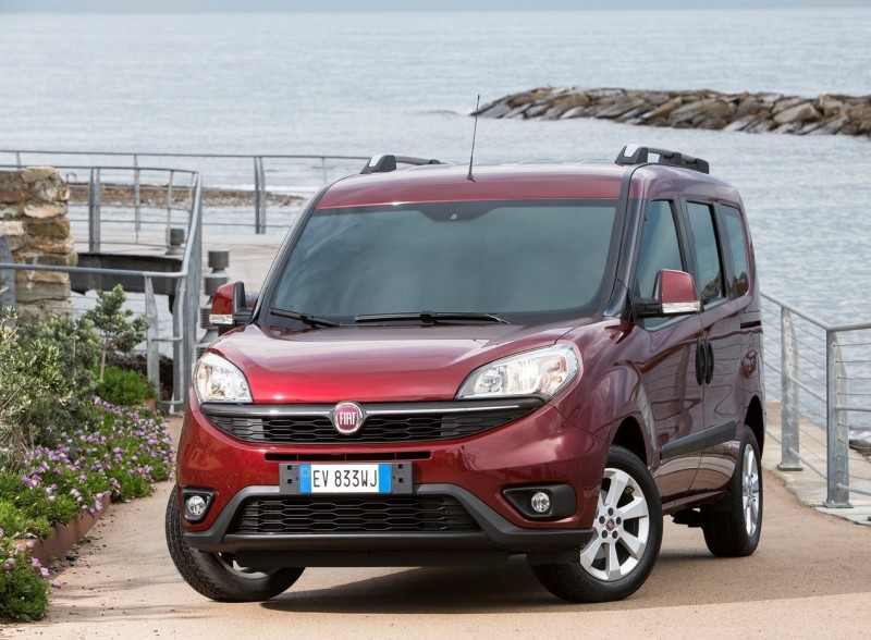 Fiat Doblo Вид спереди Fiat Doblo