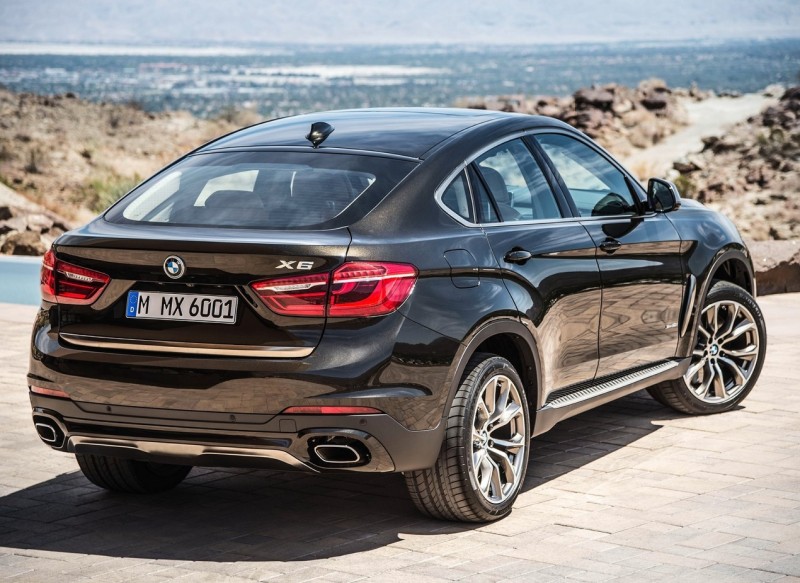BMW X6 BMW X6 вид сзади