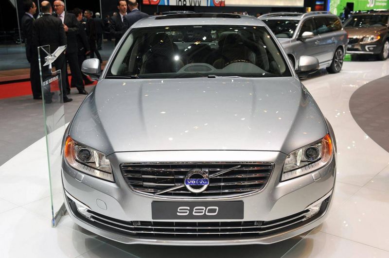 Volvo S80 Вид спереди Volvo S80
