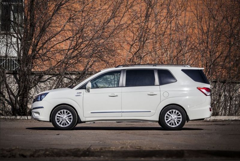 SsangYong Stavic вид сбоку Вид сбоку SsangYong Stavic