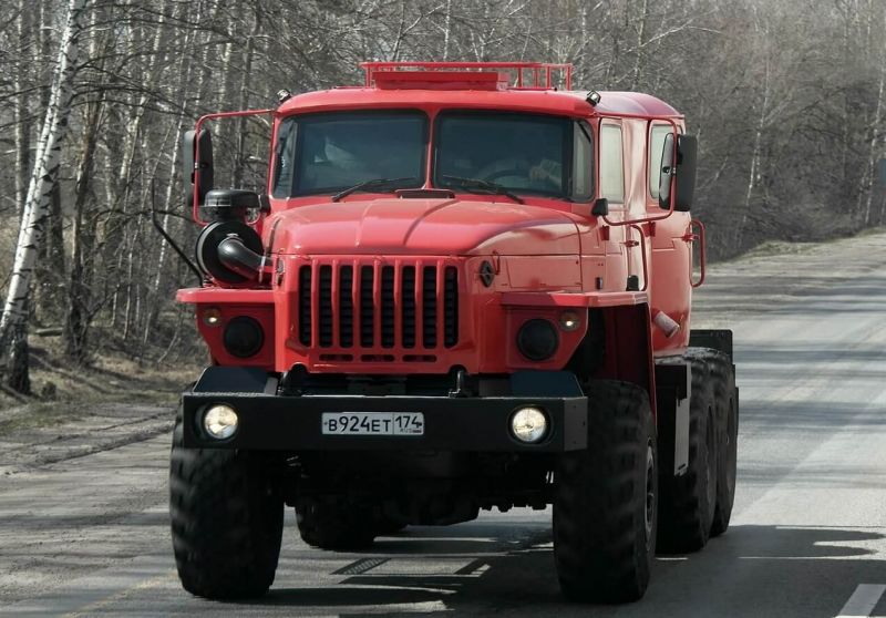 Урал-5557 Вид спереди Урал-5557