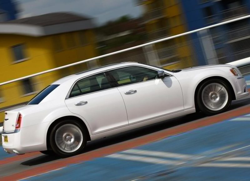 Chrysler 300C фото авто