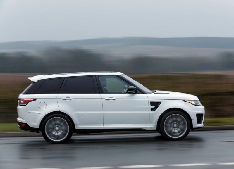 Range Rover Sport SVR вид сбоку
