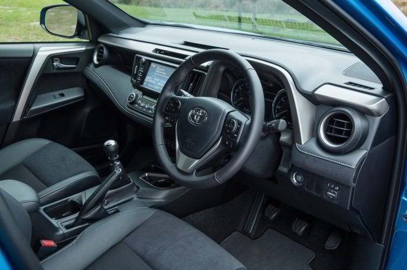 Рулевое колесо Toyota RAV4