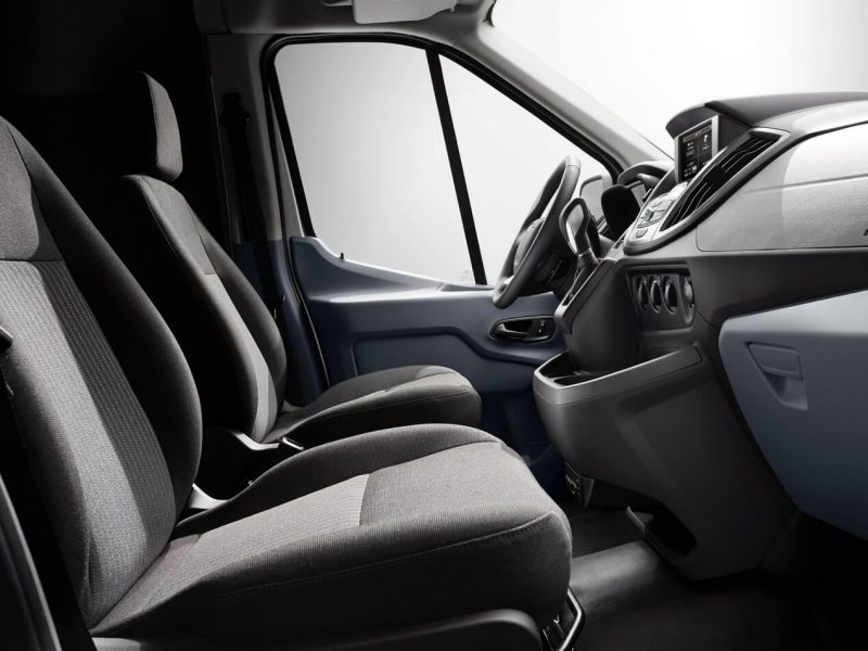Передние кресла Ford Transit