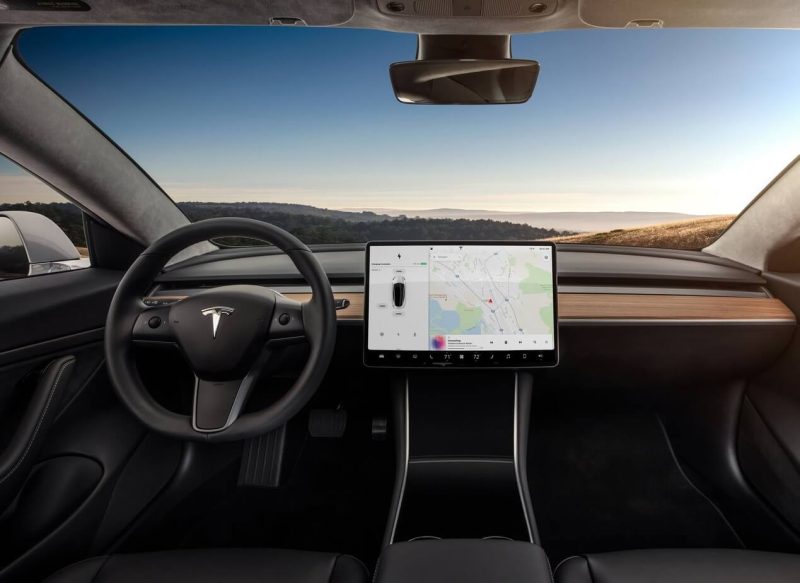 Tesla Model 3 интерьер