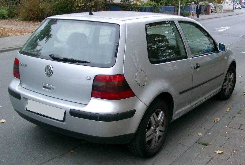 Авто Volkswagen Golf 4