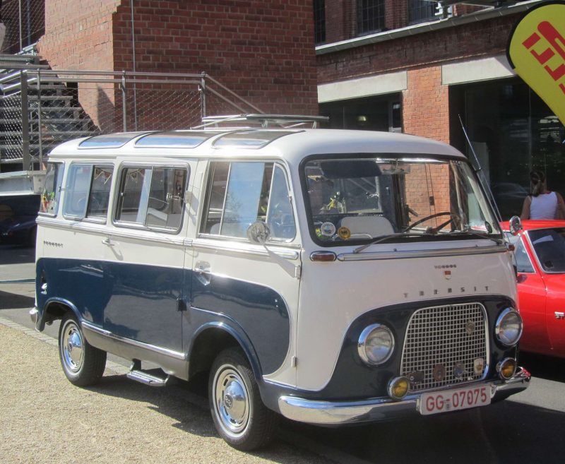 Авто Ford Taunus Transit