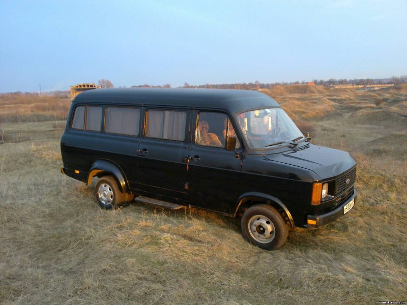 Микроавтобус Ford Transit