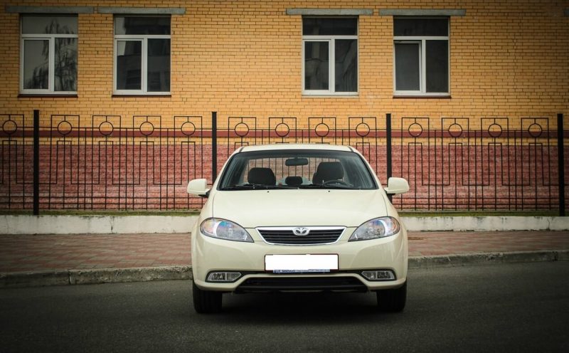 Вид спереди Daewoo Gentra