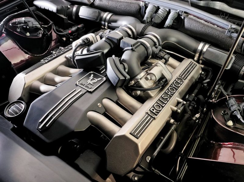 Rolls-Royce Phantom двигатель