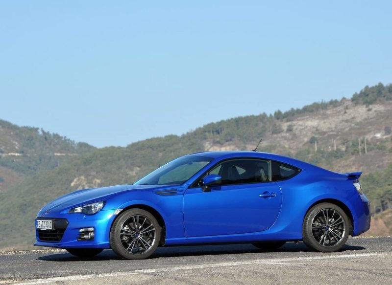 Subaru BRZ Спорткар Subaru BRZ
