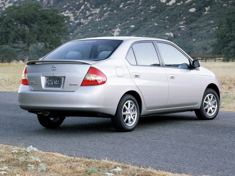 Авто Toyota Prius первого поколения