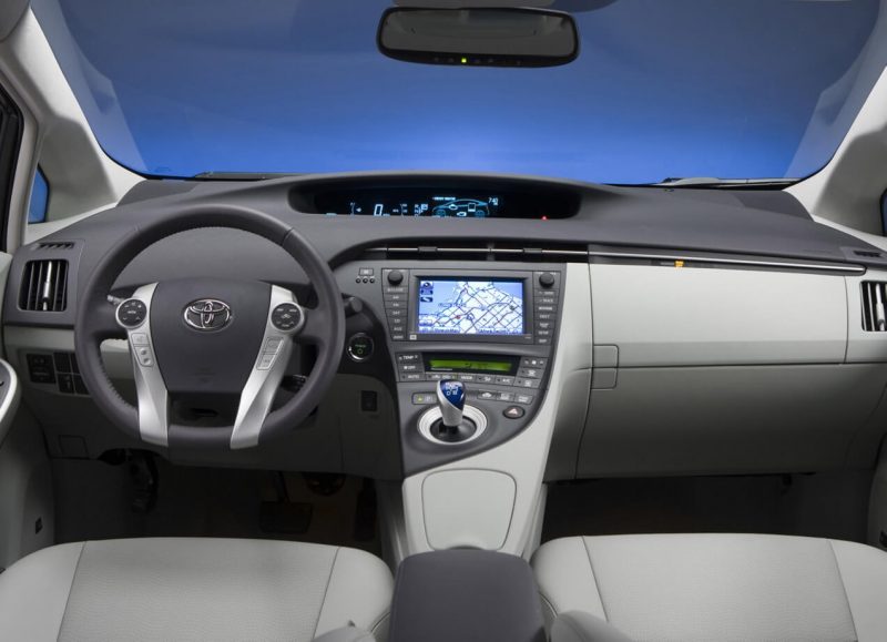 Салон Toyota Prius III 