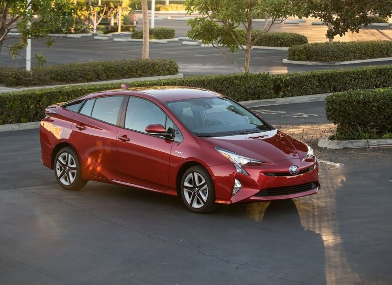 Фото Toyota Prius 4