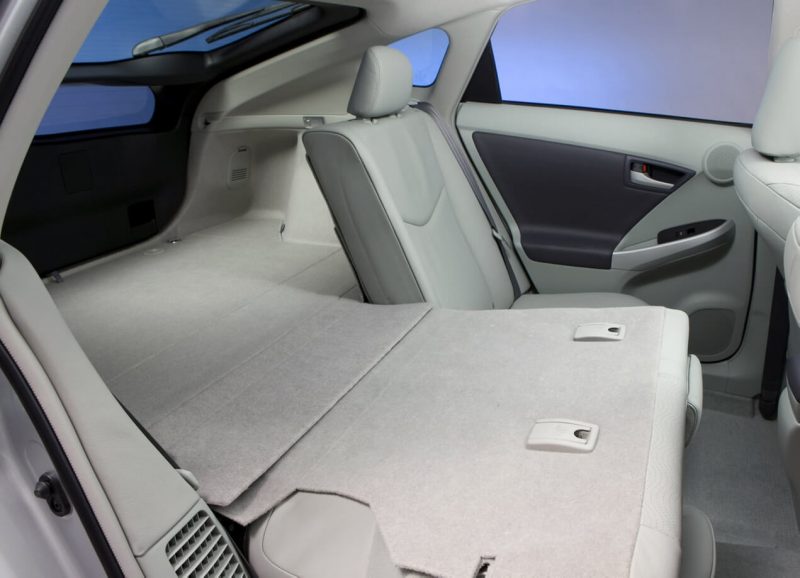 Багажник Toyota Prius III 