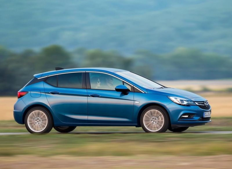 Вид сбоку Opel Astra K Opel Astra K вид сбоку