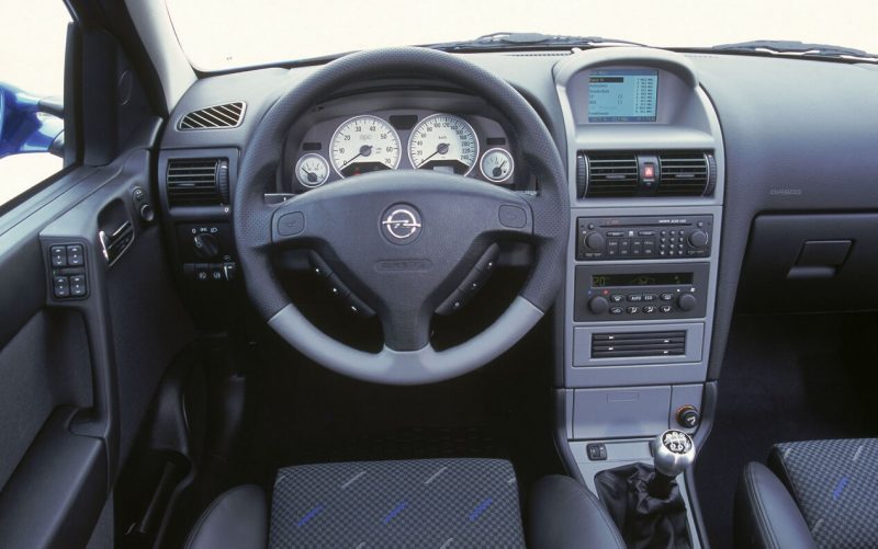 Интерьер Opel Astra (G) Салон Opel Astra (G)