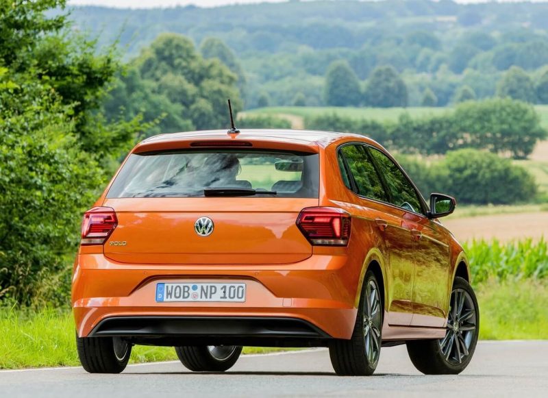 Вид сзади Volkswagen Polo VI