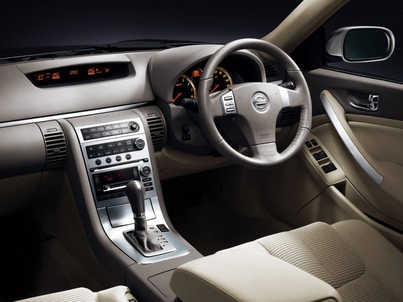Интерьер Nissan Skyline (V35) Салон Nissan Skyline (V35)